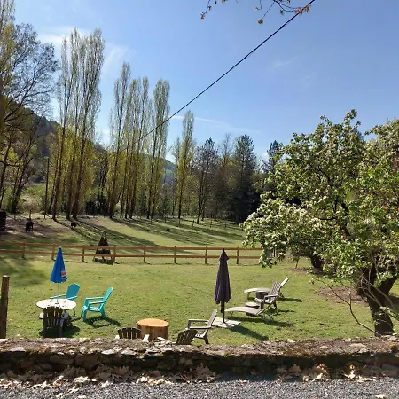 Cedres Bleus De Joany Chez Nathalie 3* Viviez