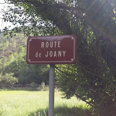 Les Cèdres Bleus De Joany Maison d'hôtes