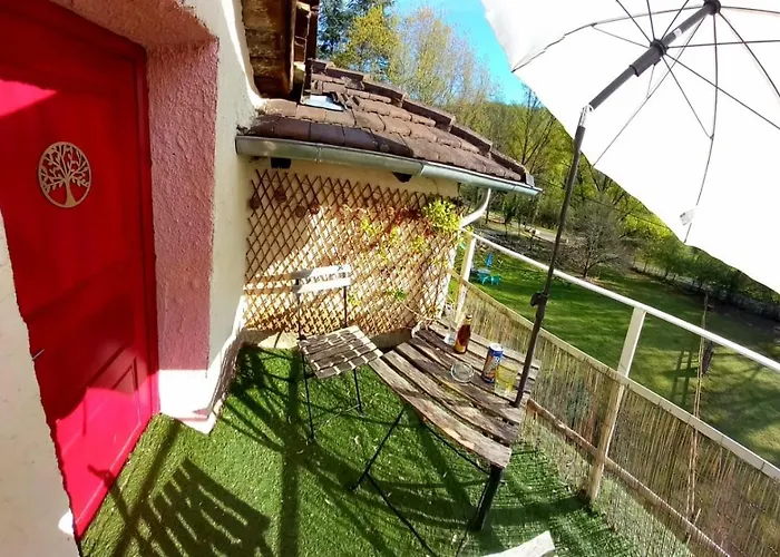 Cedres Bleus De Joany Chez Nathalie ゲストハウス 3*